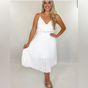 White Milk & Honey Size Large pleated dress NWT